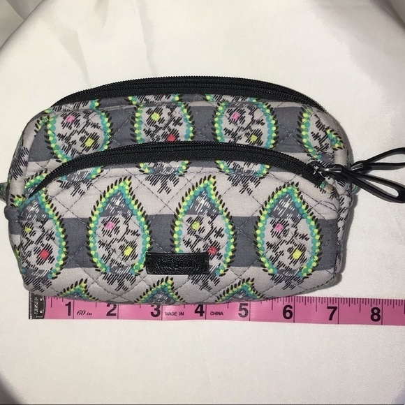 🌻 Vera Bradley Make up bag. - Picture 6 of 8